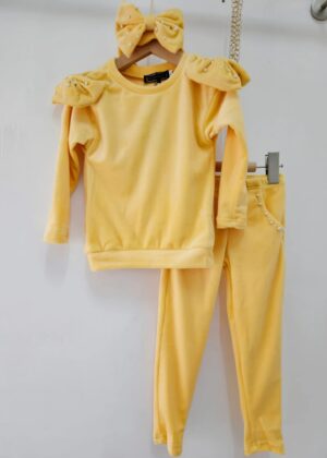 Sweater en lange broek, yellow